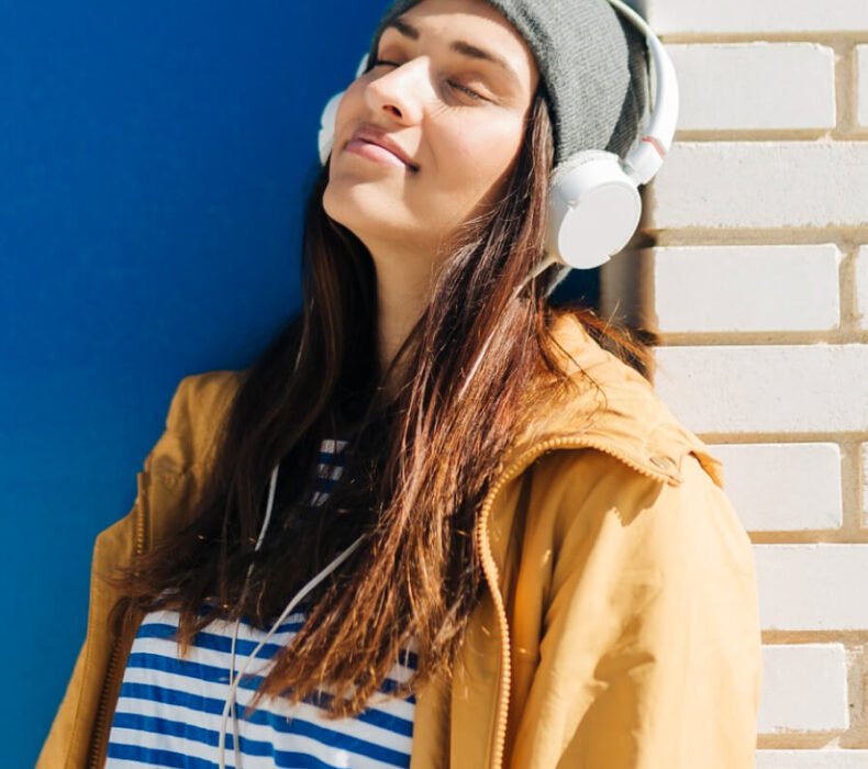 The Ultimate Guide to Noise-Canceling Headphones in 2024